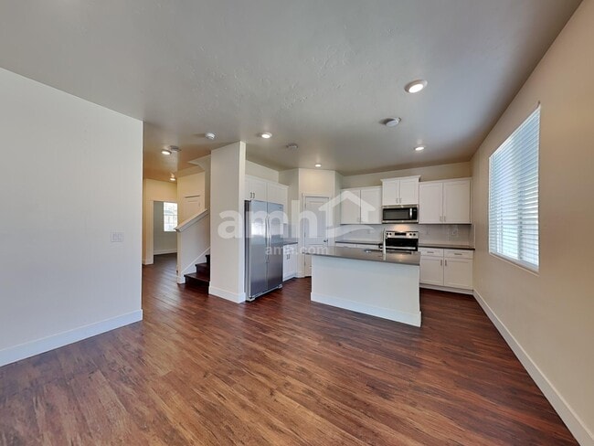 Foto del edificio - 706 S Retort Ave