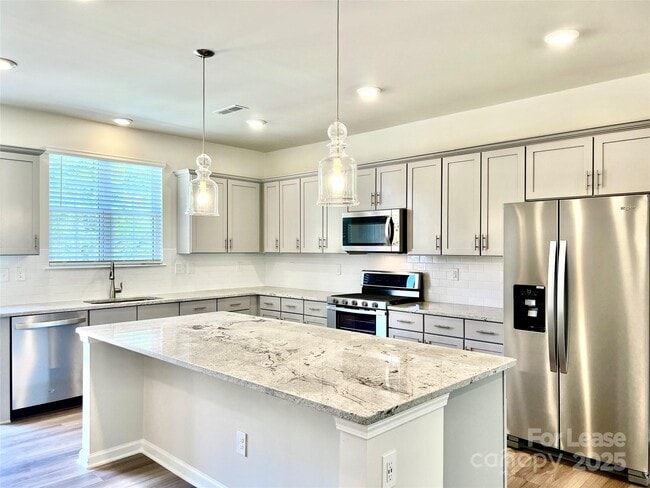 Building Photo - 15022 Camus Ct