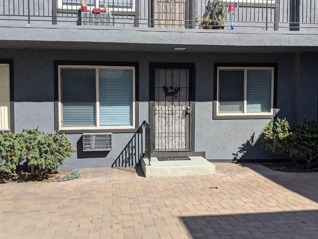 Building Photo - 1 Bedroom-1 Bathroom Single Story Condo in the La Mesa Village