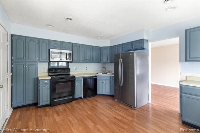 Building Photo - 5659 Lathers St