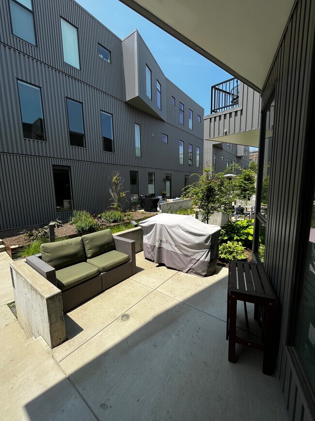 Photo - 463 Frontline Cove Townhome