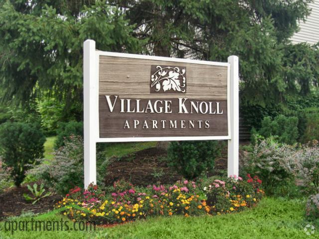 Foto principal - Village Knoll Apartment Homes