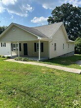 Building Photo - 511 Mentor St