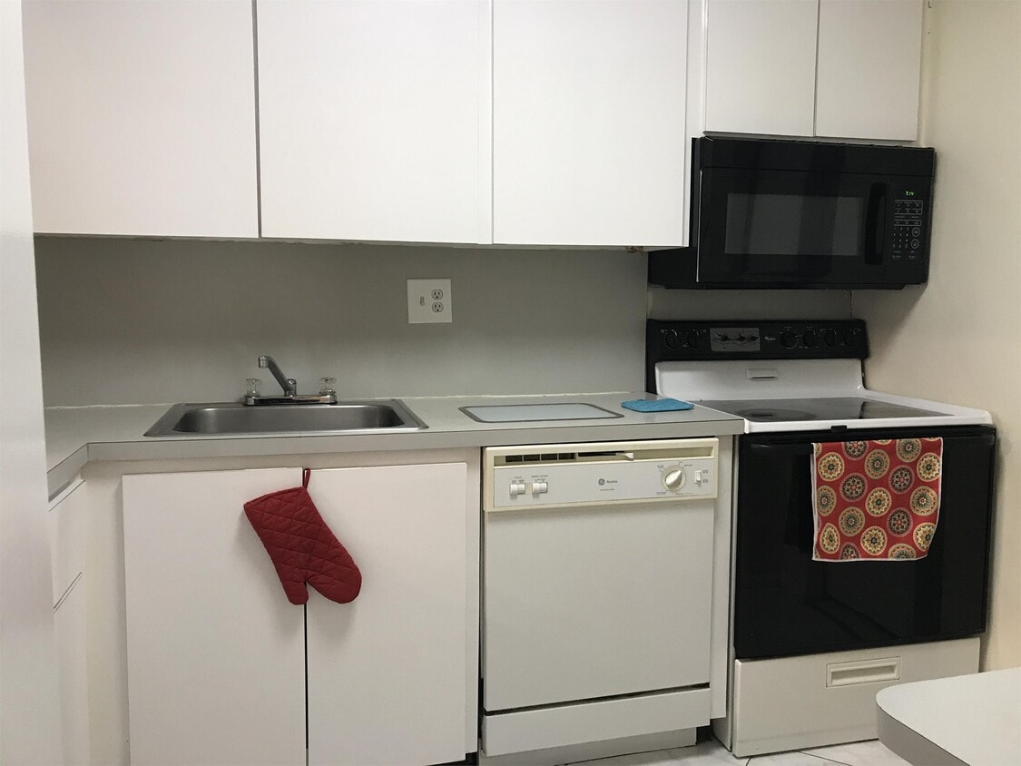 Photo - 8051 S Colony Cir (Tamarac, FL)