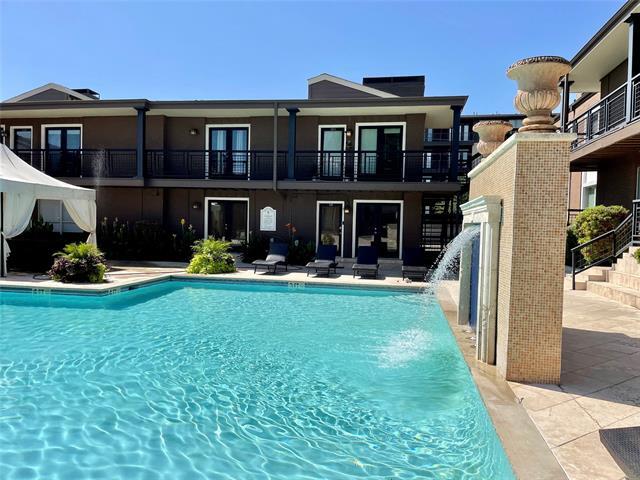 Foto del edificio - 5916 Sandhurst Ln