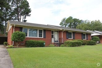Building Photo - 1705 Hillcrest Dr W