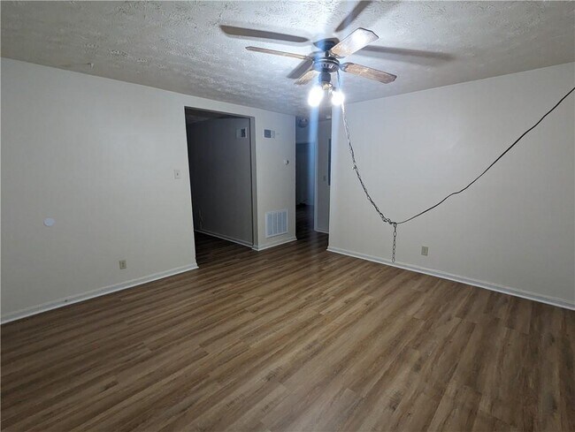 Building Photo - 814 N McDonough St