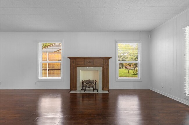 Building Photo - 9103 Forest Hills Blvd