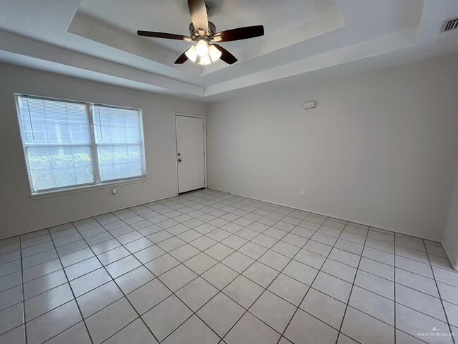 Foto del edificio - 18 N 8th St