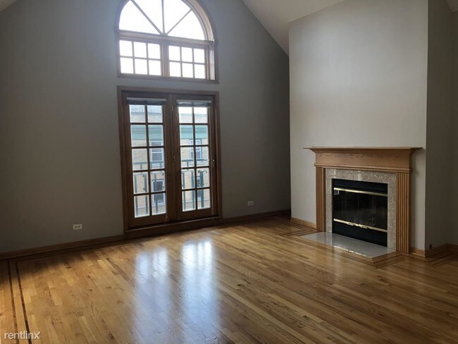 Building Photo - 3954 N Greenview Ave