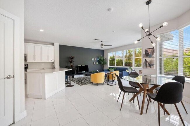 Building Photo - 10982 Ravel Ct