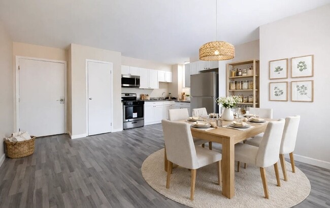 Interior Photo - Harbour Point Gardens