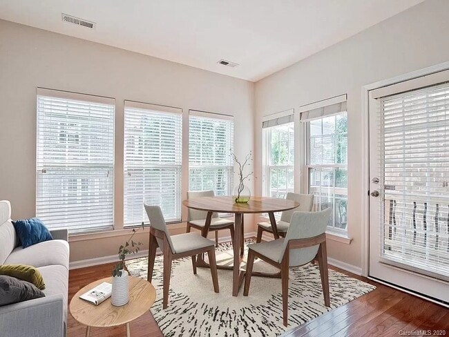 Building Photo - 660 Penn St