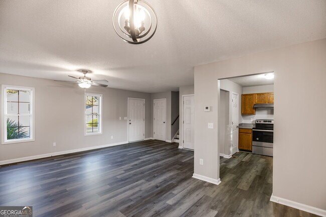 Foto del edificio - 380 River Trace Dr