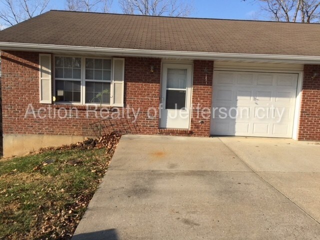 Primary Photo - 340 Gateway Dr