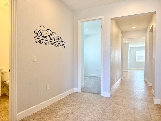 Foto del edificio - Lifestyle upgrade: Sleek 3Bedrooms/2Baths home in Leesburg’s Seasons at Hillside!
