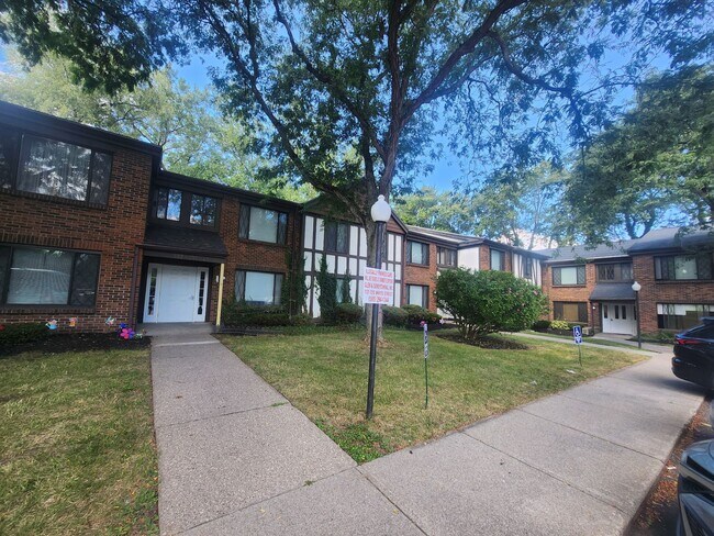 Building Photo - Modern 1-Bedroom Apartment in Irondequoit ...
