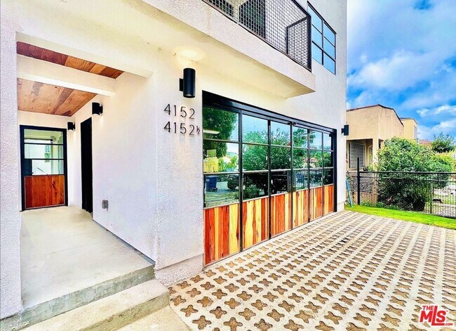 Foto del edificio - 4152 Rogers St
