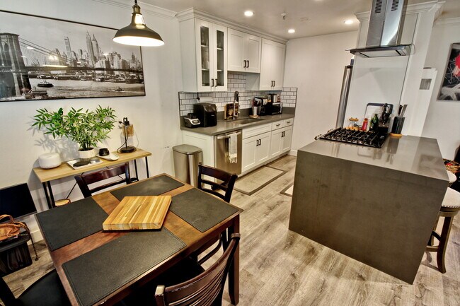Foto del edificio - 623 Walnut Ave