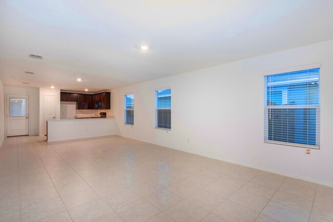 Building Photo - 5643 Bristle Leaf Dr