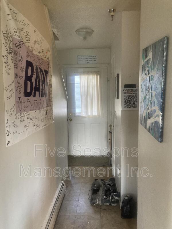 Building Photo - 115 N Winooski Ave