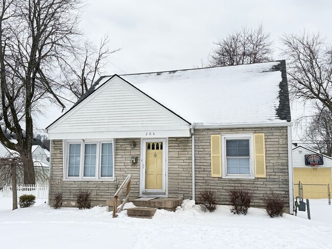 Photo - 206 Kenoak Dr House