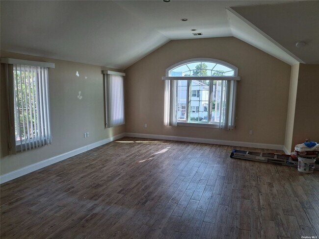 Foto del edificio - 76-28 263rd St