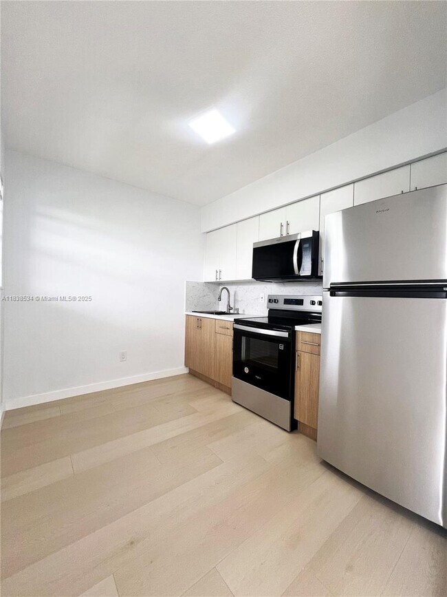 Foto del edificio - 5990 NE 4th Ct