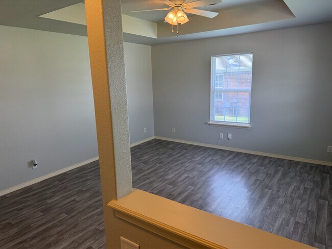 Foto del edificio - 720 Appleridge Dr