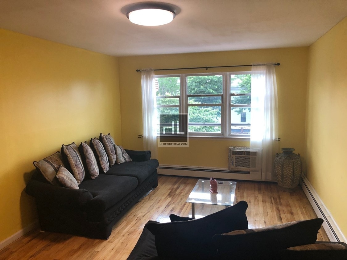 160 Conklin Ave, Brooklyn, NY 11236 Room for Rent in Brooklyn, NY