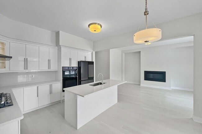 Building Photo - 3141 Searidge St