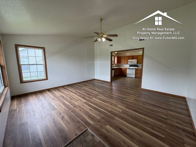 Building Photo - Gates Boulevard 2633–2635 Duplex