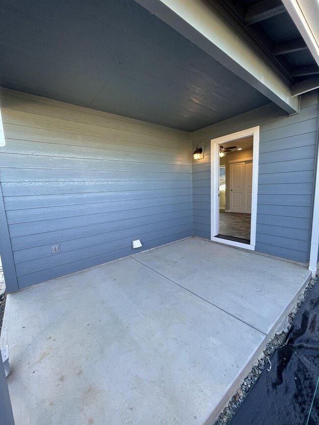 Building Photo - 1841 Hubbard Ln