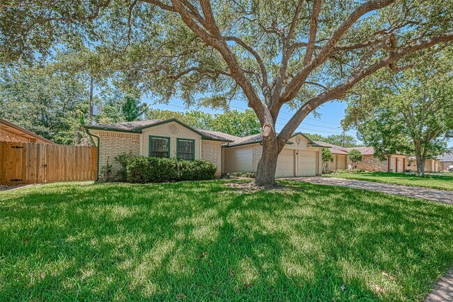 Foto del edificio - 923 Mayweather Ln