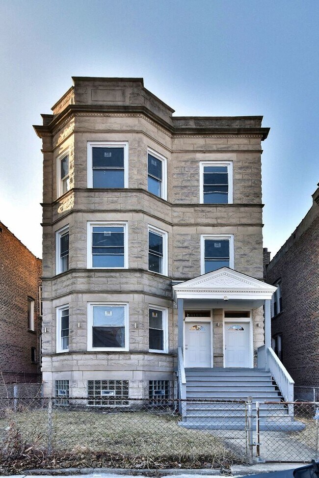 Building Photo - 4105 W 21st Pl