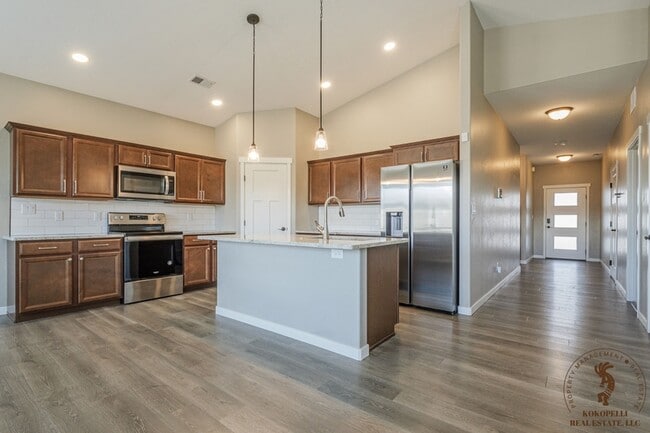 Building Photo - 2465 Apex Ave