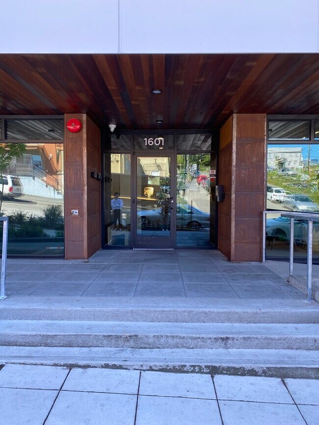 Foto del edificio - 1601 S Lane St