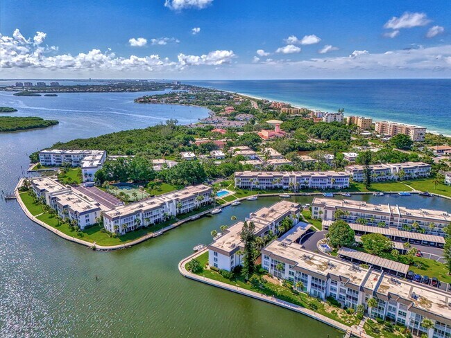 Foto del edificio - LUXURY LONGBOAT LIVING AT IT’S FINEST! AVA...