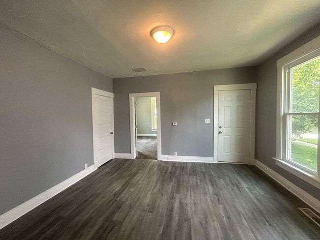 Building Photo - 3 Bedroom 1 Bath House in Davenport