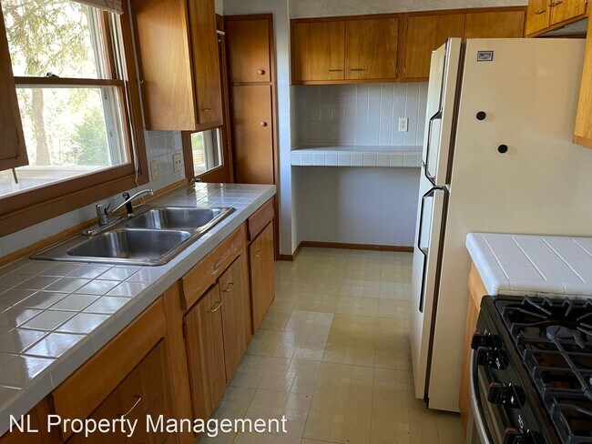 Building Photo - 3 br, 3 bath House - 9512 Emmet St.
