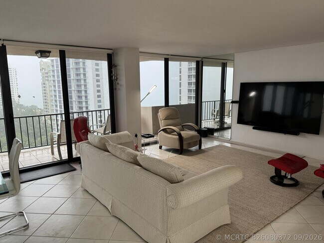 Foto del edificio - 4200 N Ocean Dr