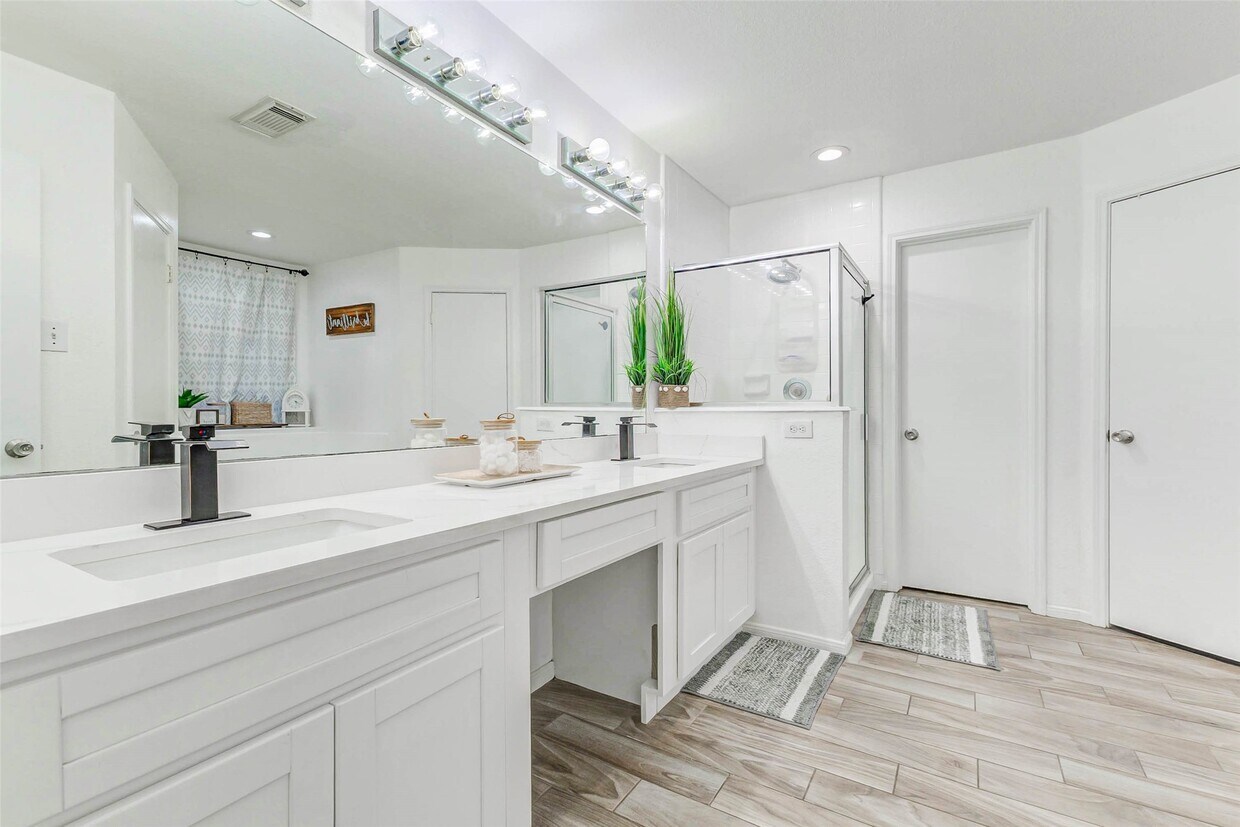 Foto principal - 18711 Appletree Hill Ln