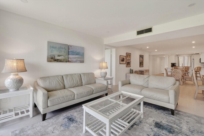 Building Photo - 301 S Seas Dr