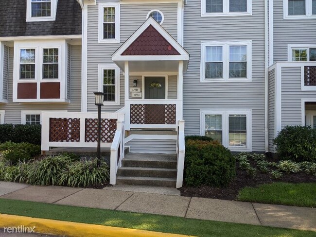 Foto del edificio - 12942A Grays Pointe Rd