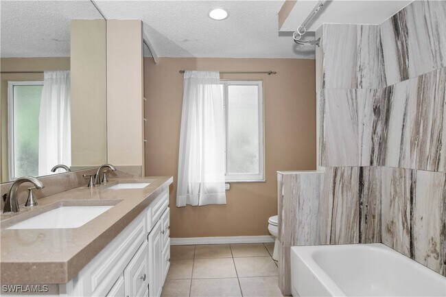 Foto del edificio - 28058 Oak Ln