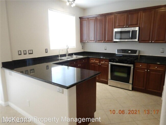 Building Photo - 3 br, 2.5 bath House - 10524 New London Ct