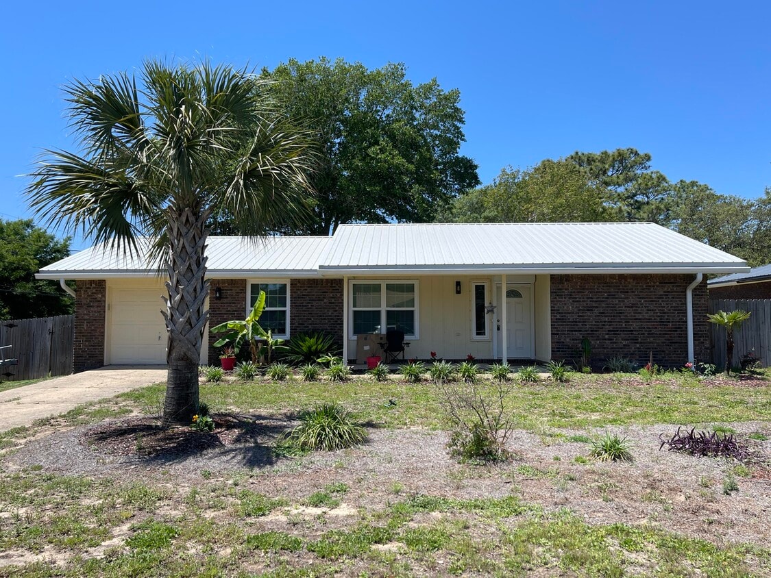 75 7th St, Shalimar, FL 32579 House Rental in Shalimar, FL