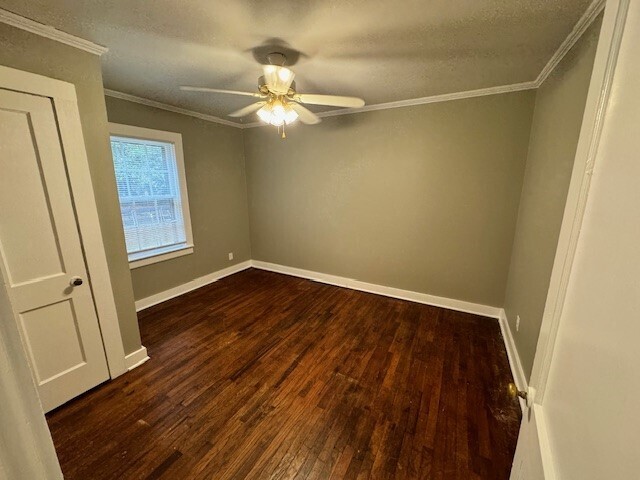 Building Photo - 2 Bed - 1 Bath Townhome