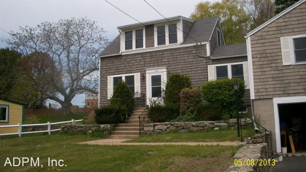Primary Photo - Studio, 1 bath House - 128 Low Street