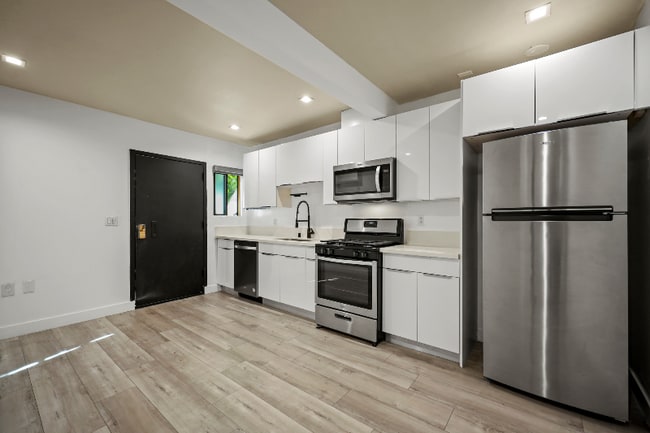 Building Photo - 1139 Bellevue Ave